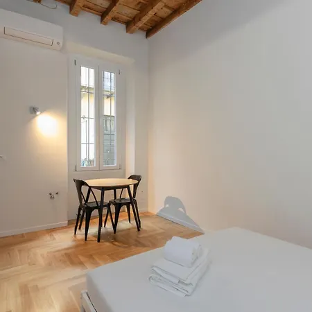 Xenia Milan - Suite in Corso San Gottardo B-3